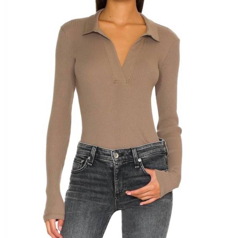 Na-Kd Ribbed V-Neck Polo Top in Taupe Size M